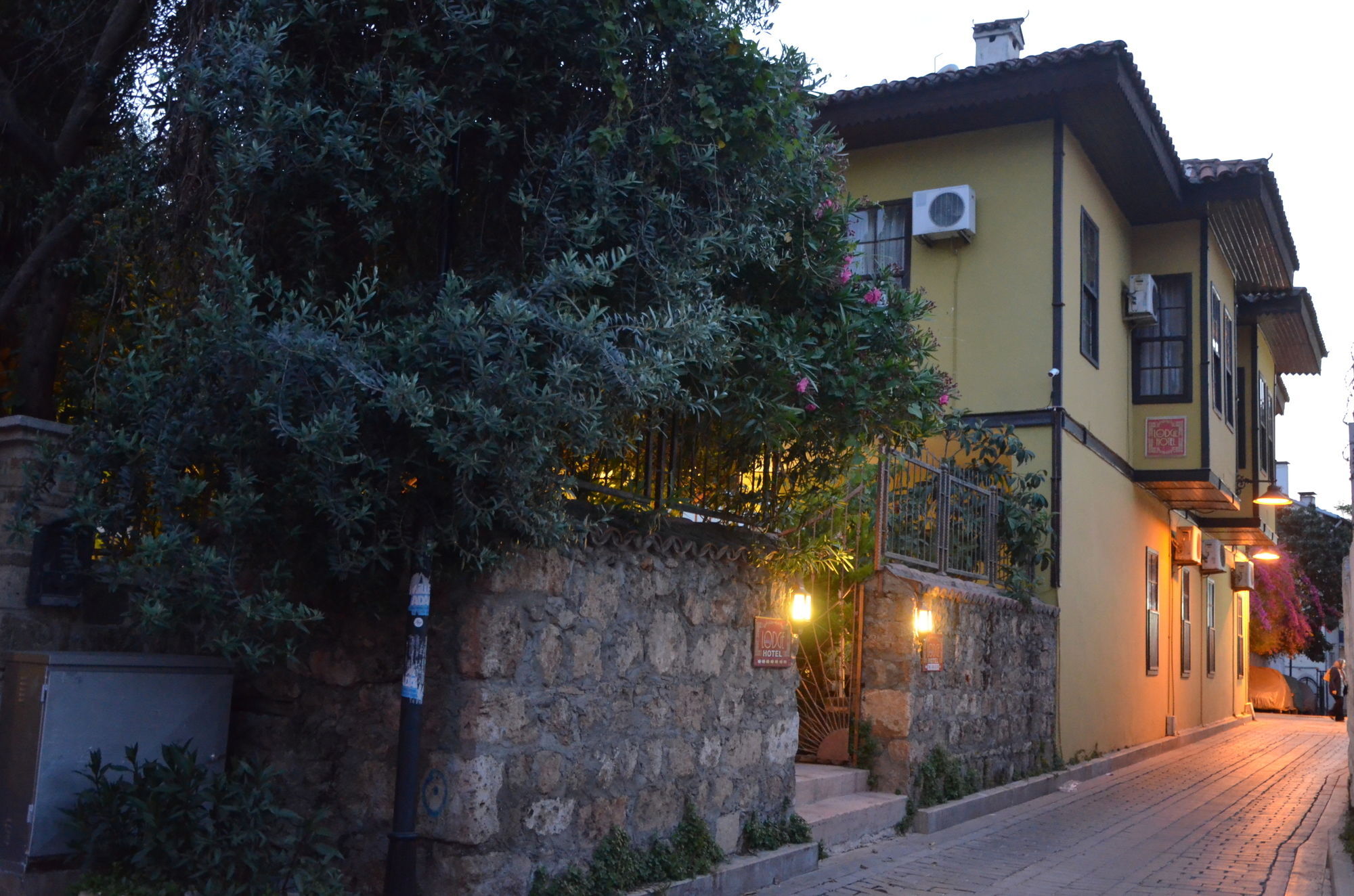 Kaleici Lodge Aparts Antália Exterior foto