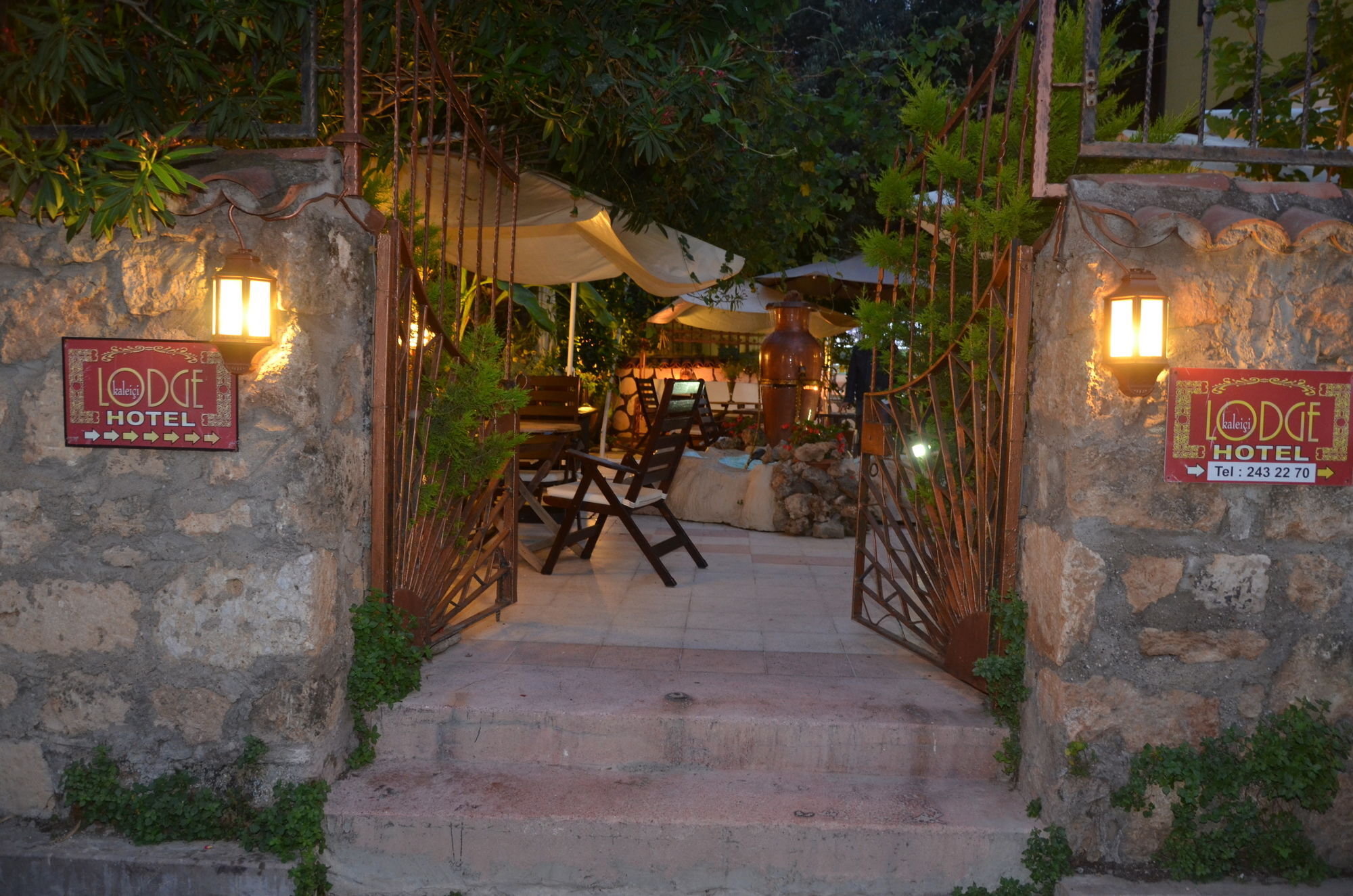 Kaleici Lodge Aparts Antália Exterior foto